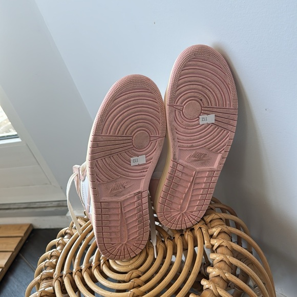 Jordan 1 Retro OG Washed Pink - Picture 4 of 5